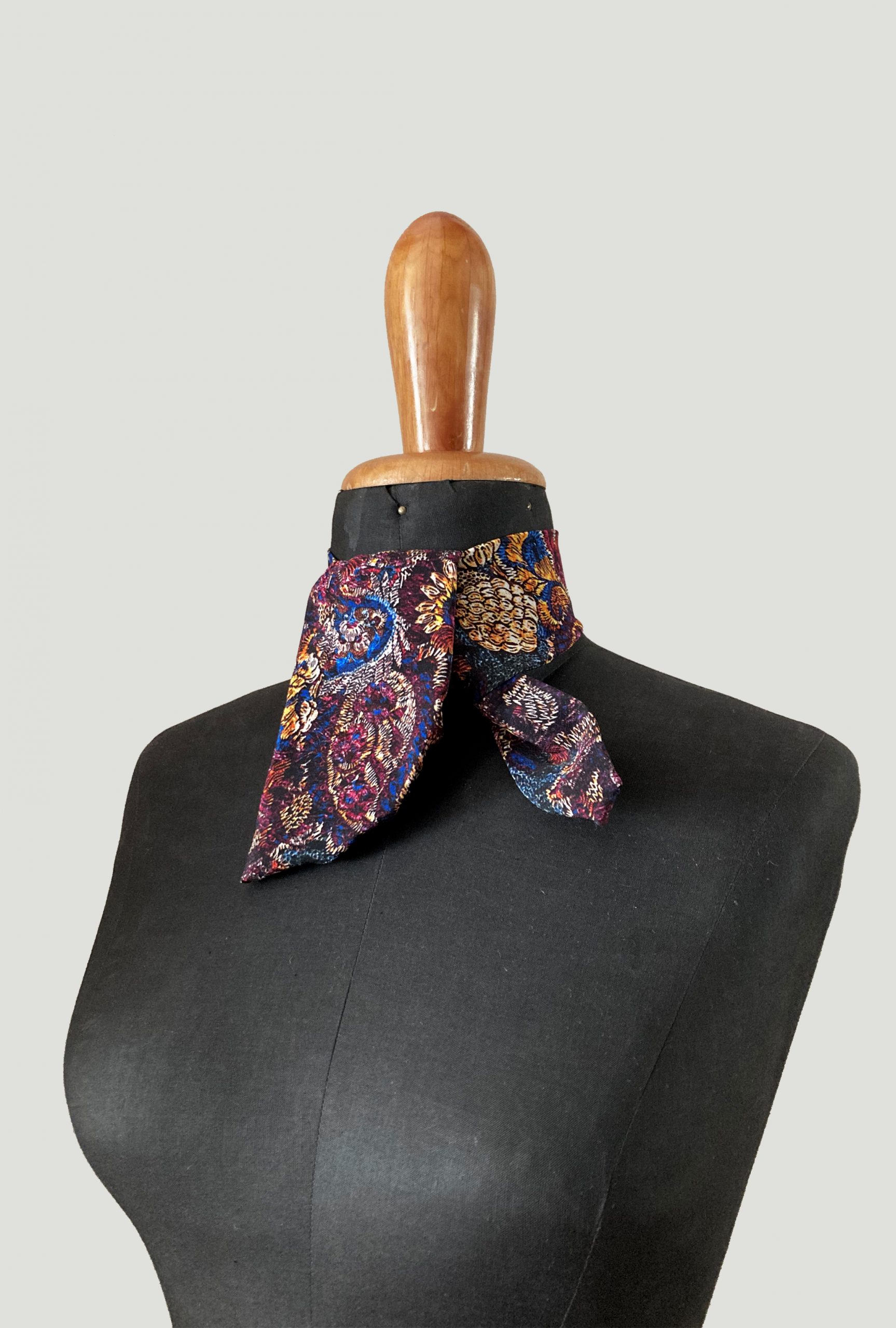 mod. Gabrielle - tess. etro - 26 eur